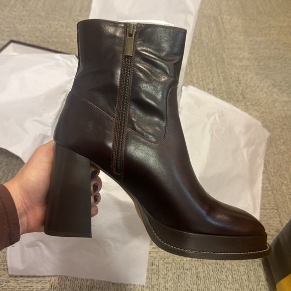 Bobbie’s of Paris Marnie Ankle Boots - Picture 5 of 7